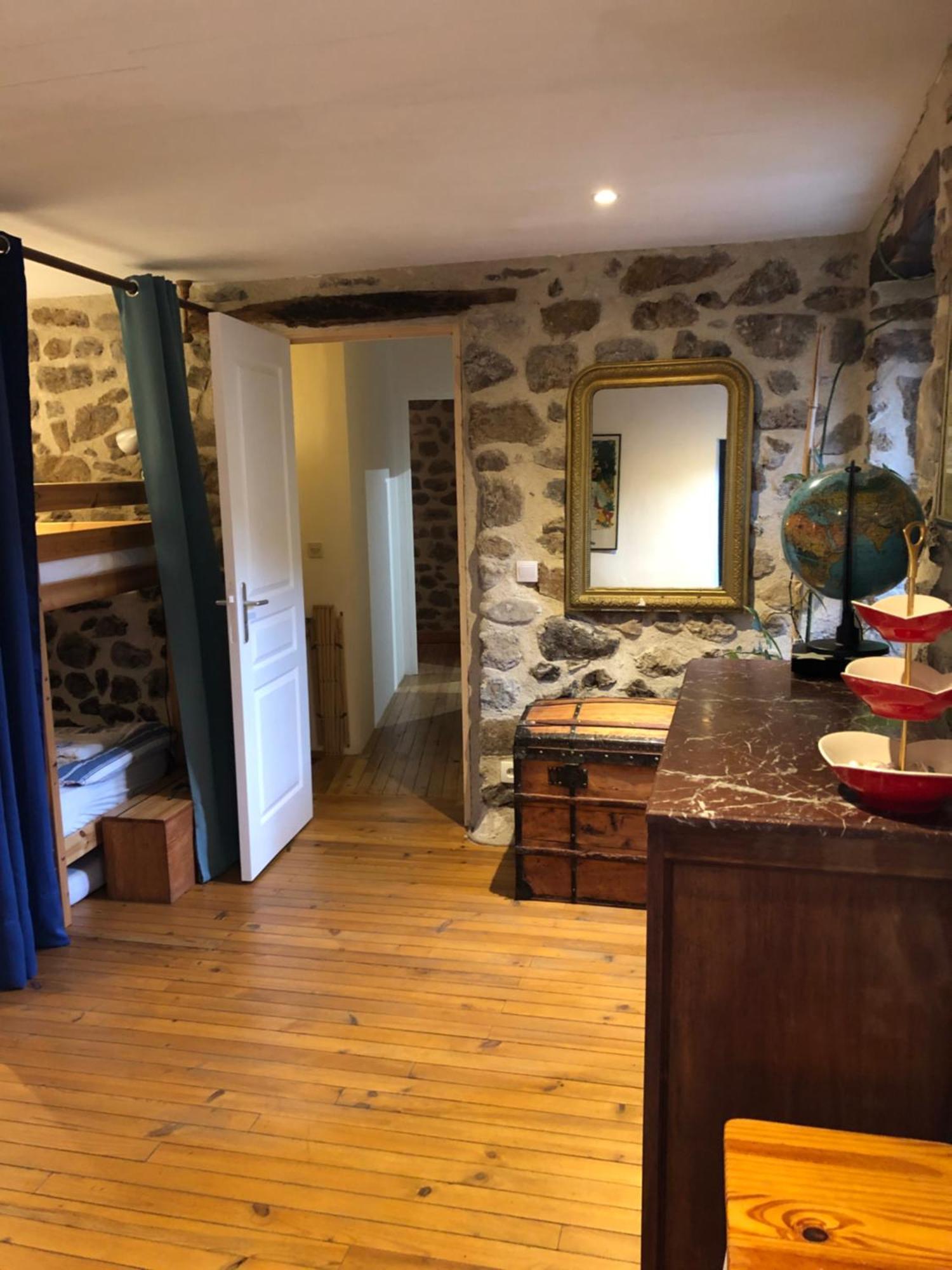 Les Pentes Du Chateau De Retourtour Lamastre Bagian luar foto